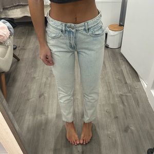 PacSun Light Wash Mid Rise Mom Jeans